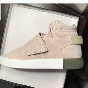 Adidas Tubular Sneaker 6.5